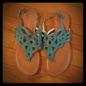 Thong sandals